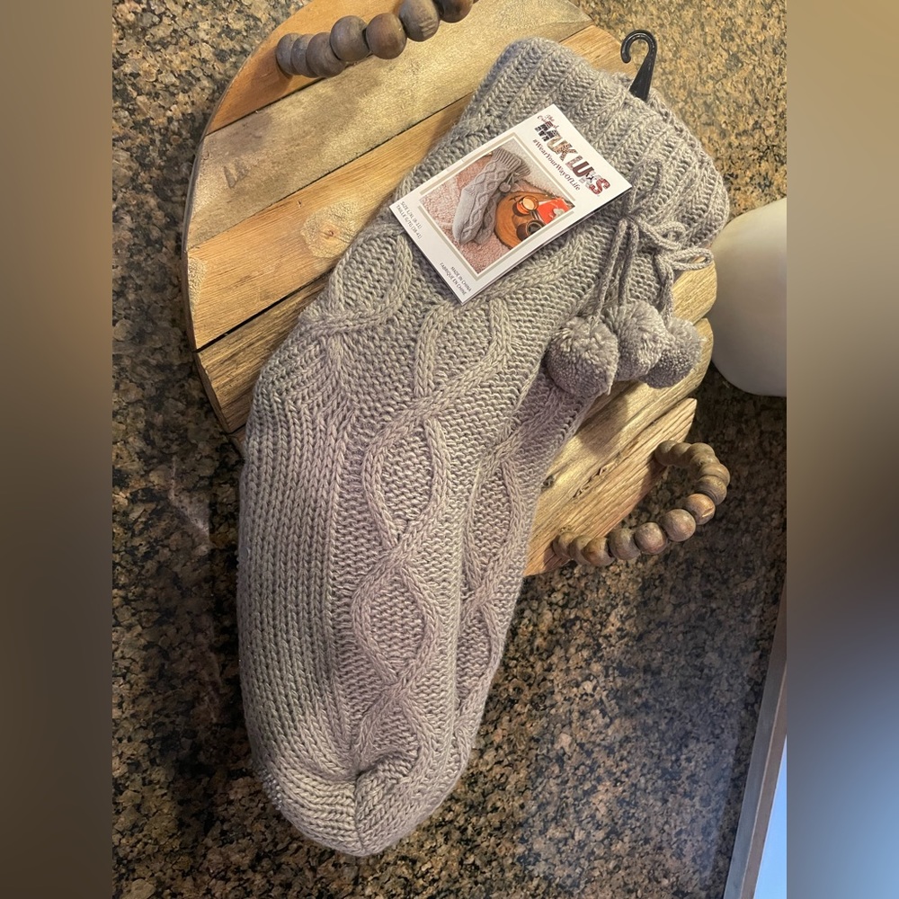 NWT Muk Luk Pom Cabin Socks L/XL